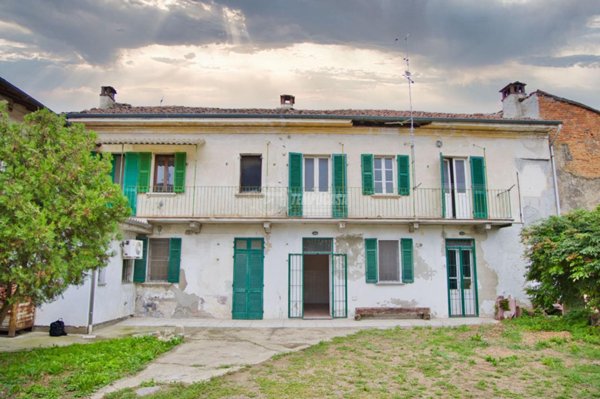 casa indipendente in vendita a Confienza