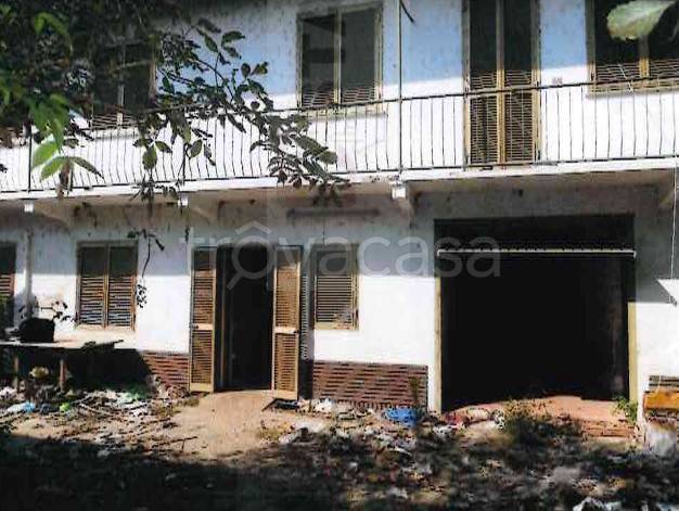 casa indipendente in vendita a Confienza