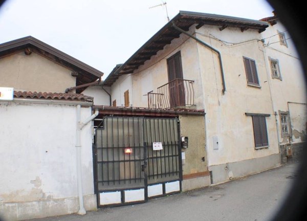 casa indipendente in vendita a Confienza