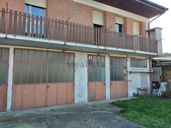 casa indipendente in vendita a Confienza