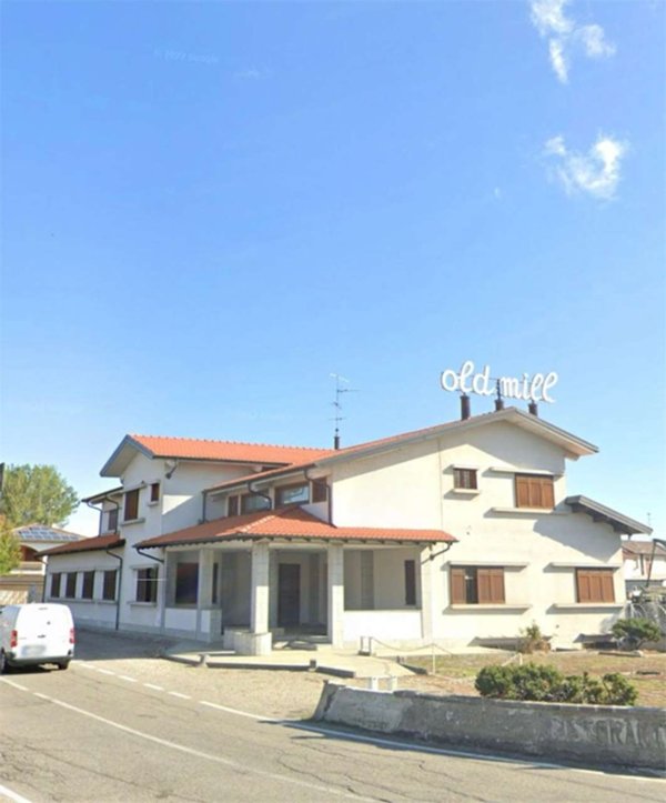 negozio in vendita a Confienza