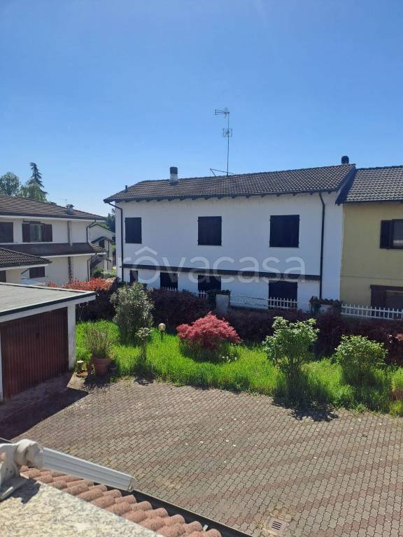 casa indipendente in vendita a Confienza