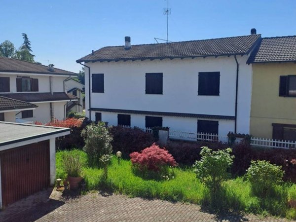 casa indipendente in vendita a Confienza