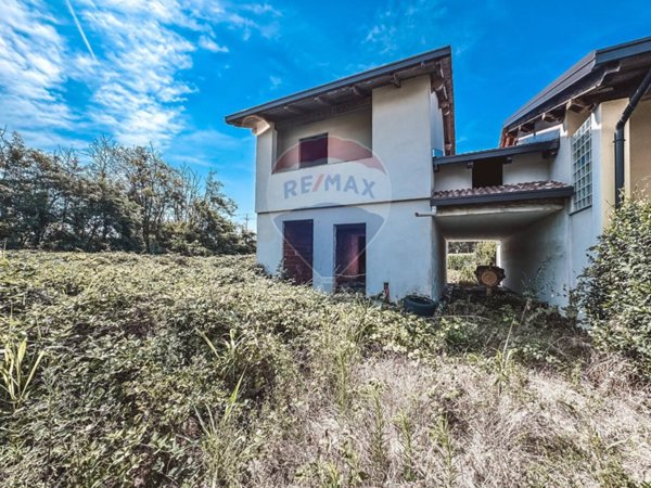 casa indipendente in vendita a Confienza