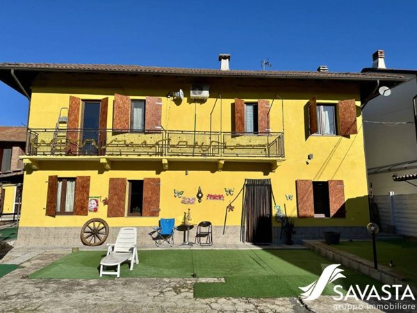 casa indipendente in vendita a Confienza