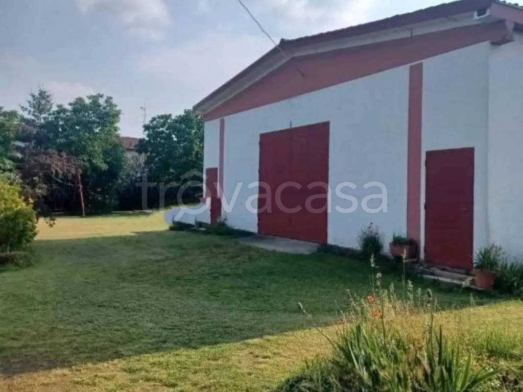 casa indipendente in vendita a Confienza