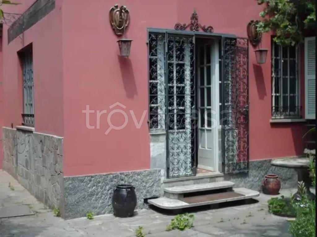 casa indipendente in vendita a Confienza