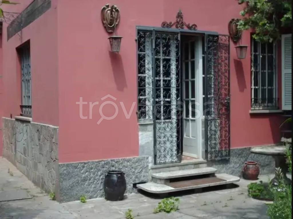 casa indipendente in vendita a Confienza