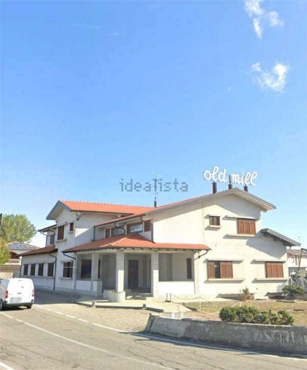 casale in vendita a Confienza