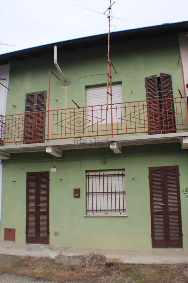 casa indipendente in vendita a Confienza