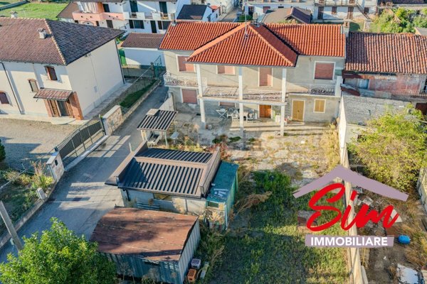 casa indipendente in vendita a Confienza