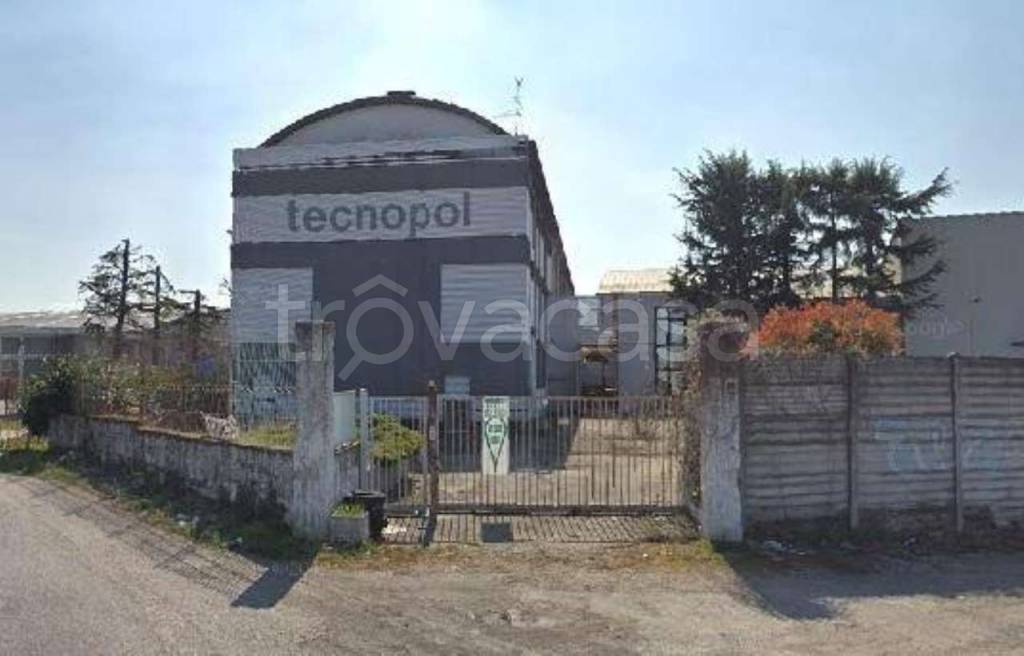 locale commerciale in vendita a Copiano