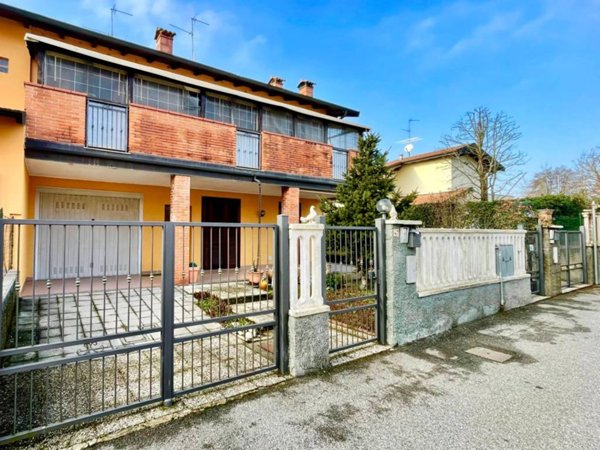 casa indipendente in vendita a Copiano