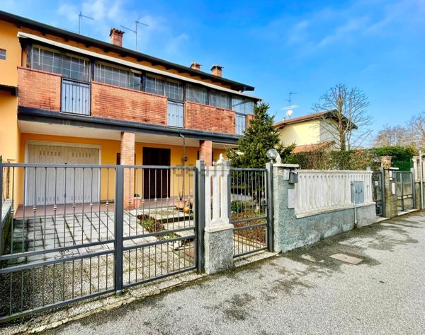 casa indipendente in vendita a Copiano