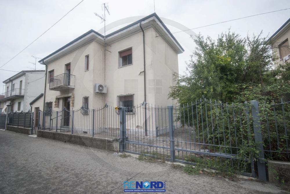 casa indipendente in vendita a Copiano