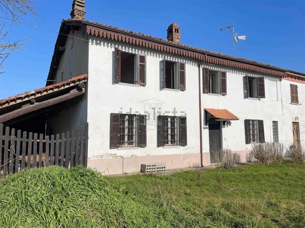 casa semindipendente in vendita a Corana