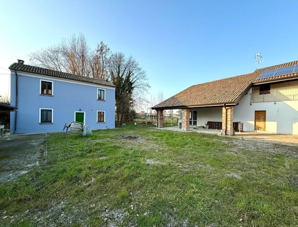 casa indipendente in vendita a Corana in zona Ghiaie