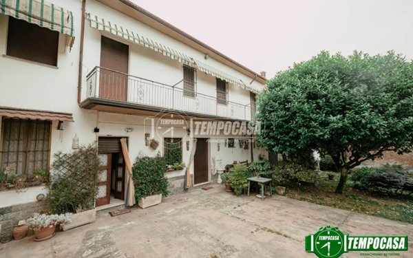 casa indipendente in vendita a Corana