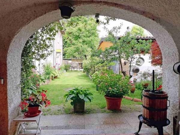 casa indipendente in vendita a Corana