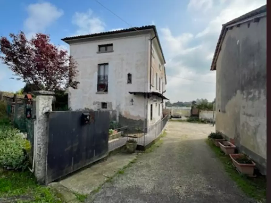 appartamento in vendita a Corana in zona Ghiaie