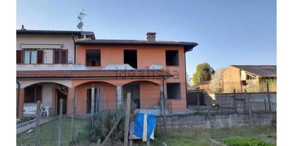casa semindipendente in vendita a Corana