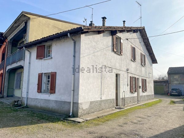 casa indipendente in vendita a Corana