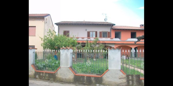 casa indipendente in vendita a Corana