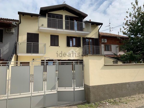 casa semindipendente in vendita a Corana