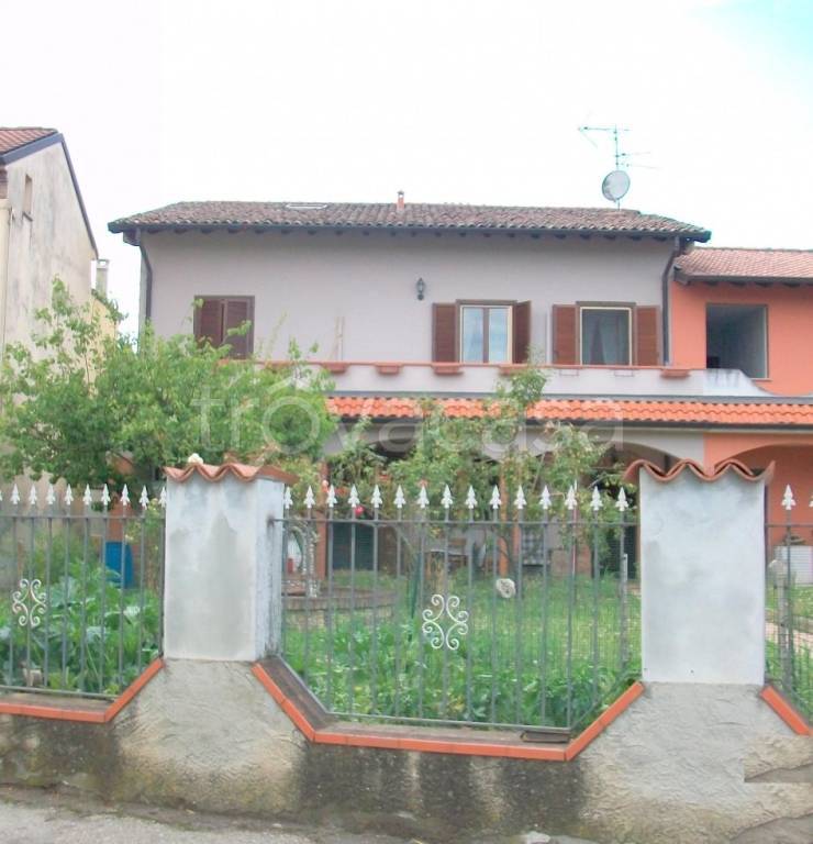 casa indipendente in vendita a Corana