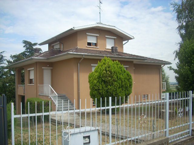 casa indipendente in vendita a Corvino San Quirico