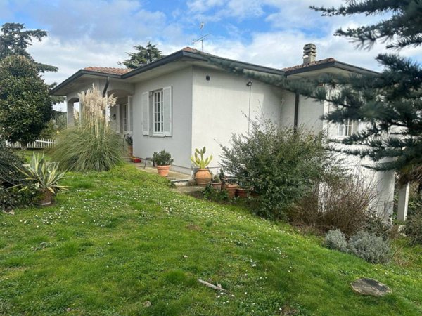 casa indipendente in vendita a Corvino San Quirico in zona Mazzolino