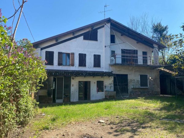 casa indipendente in vendita a Corvino San Quirico
