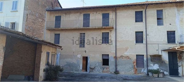 casa indipendente in vendita a Corvino San Quirico