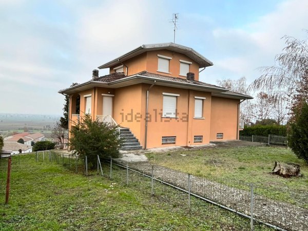 casa indipendente in vendita a Corvino San Quirico
