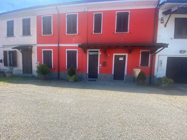 casa indipendente in vendita a Corvino San Quirico