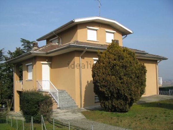 casa indipendente in vendita a Corvino San Quirico