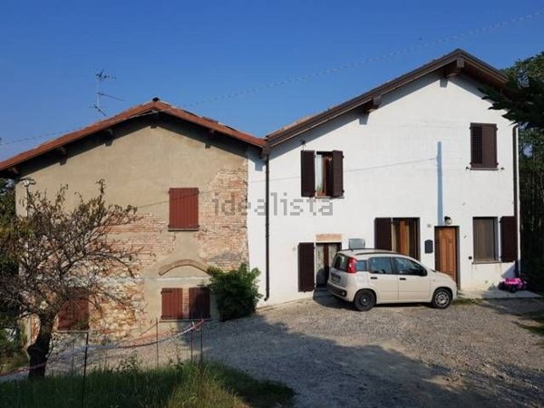 casa indipendente in vendita a Corvino San Quirico