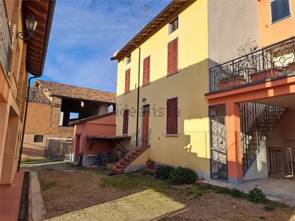 casa indipendente in vendita a Corvino San Quirico