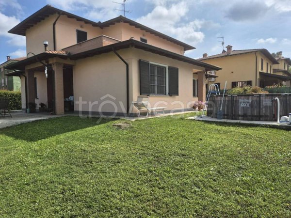 casa indipendente in vendita a Corvino San Quirico