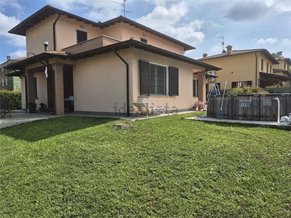 casa indipendente in vendita a Corvino San Quirico in zona Fumo