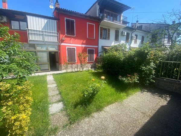 casa indipendente in vendita a Corvino San Quirico