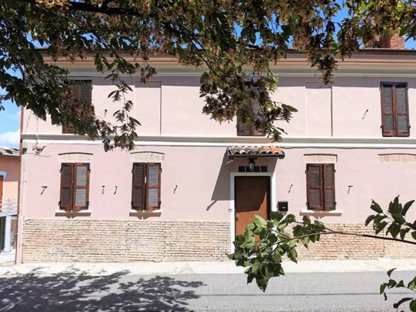 casa indipendente in vendita a Corvino San Quirico