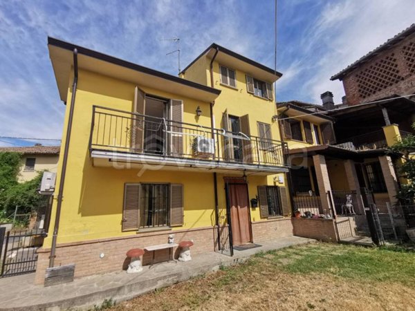 casa indipendente in vendita a Corvino San Quirico in zona San Rocco