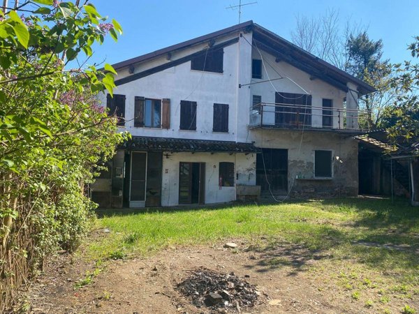 casa indipendente in vendita a Corvino San Quirico in zona San Rocco