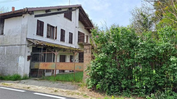 casa indipendente in vendita a Corvino San Quirico