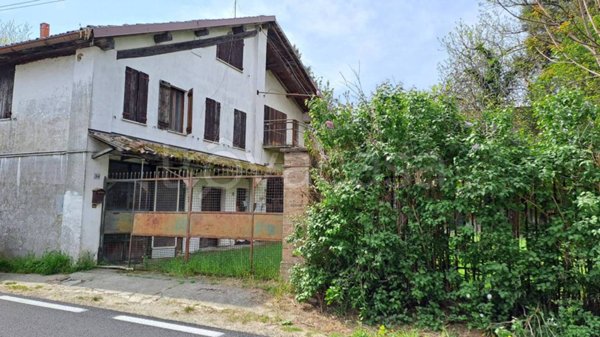 casa indipendente in vendita a Corvino San Quirico