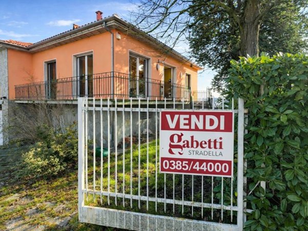 casa indipendente in vendita a Corvino San Quirico in zona San Rocco