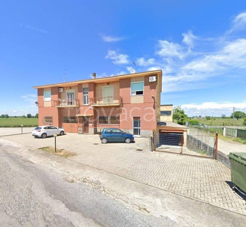 locale commerciale in vendita a Corvino San Quirico in zona Casa Chiodi
