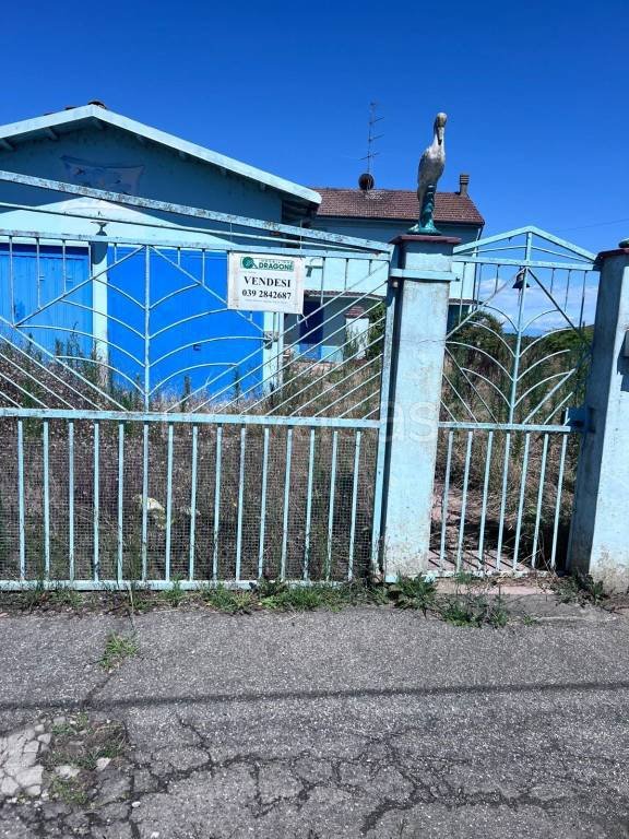 casa indipendente in vendita a Cozzo in zona Celpenchio