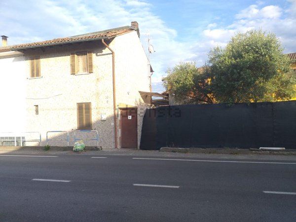 casa indipendente in vendita a Cozzo